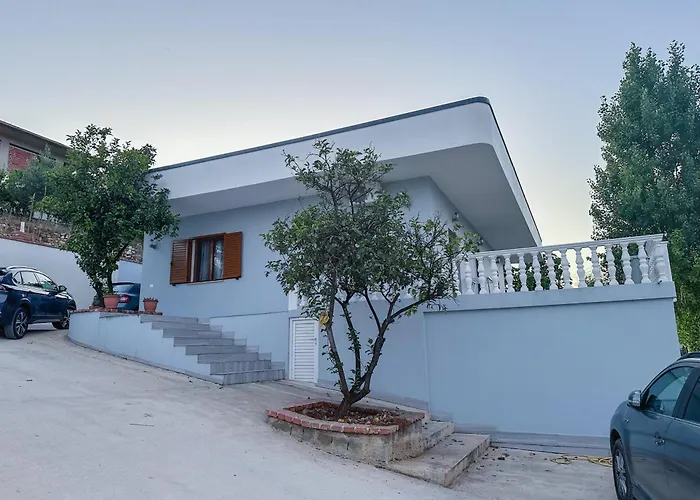 Villa Lindja Djellit